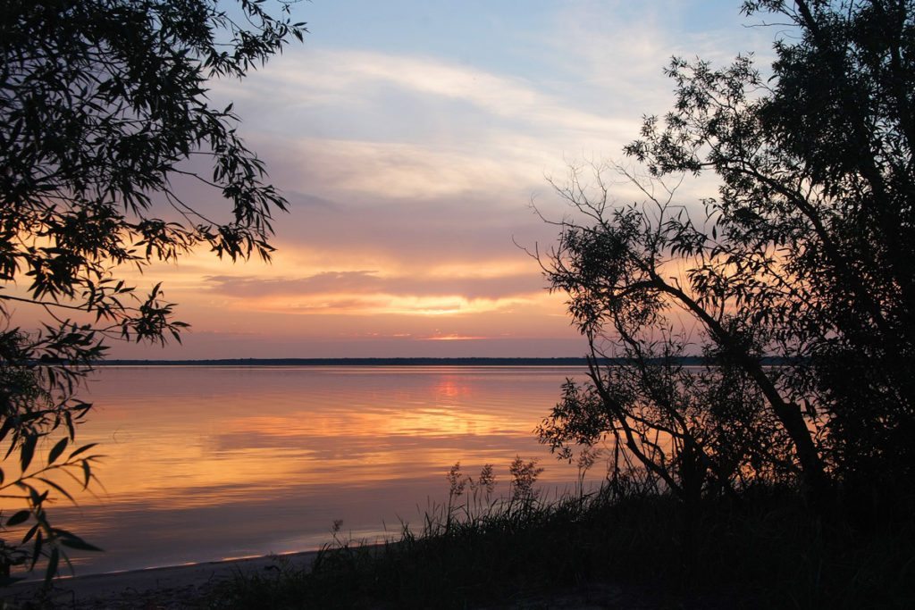 Природа Беларуси. Закат на озере