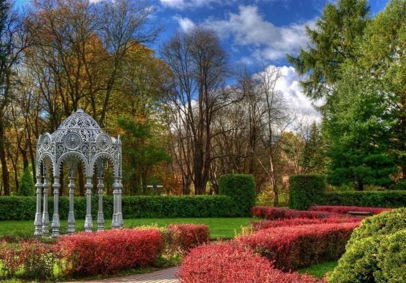 Ботанический сад в Минске весной