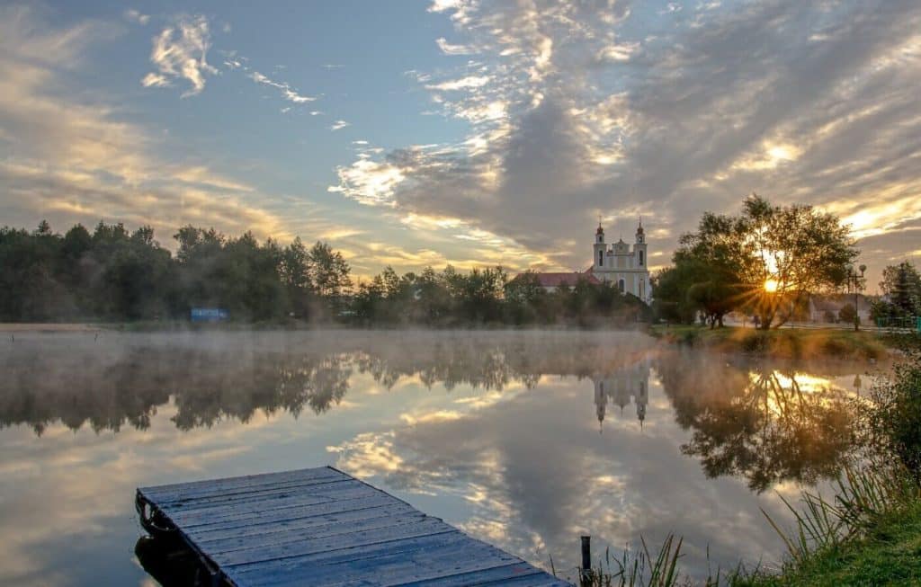 Церковь у озера