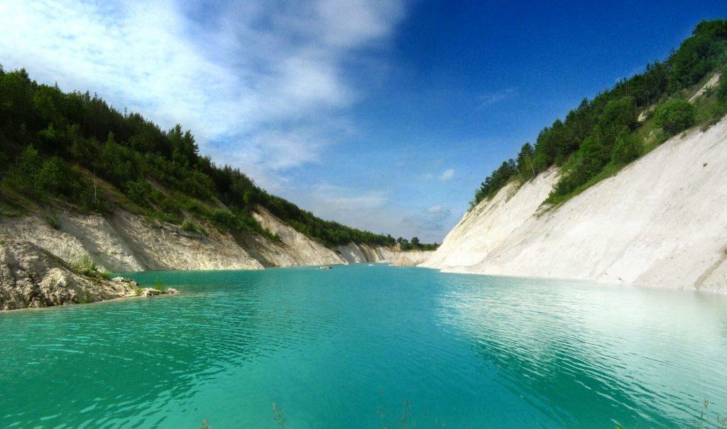 Бирюзовая вода Меловых карьеров, достопримечательности Беларуси