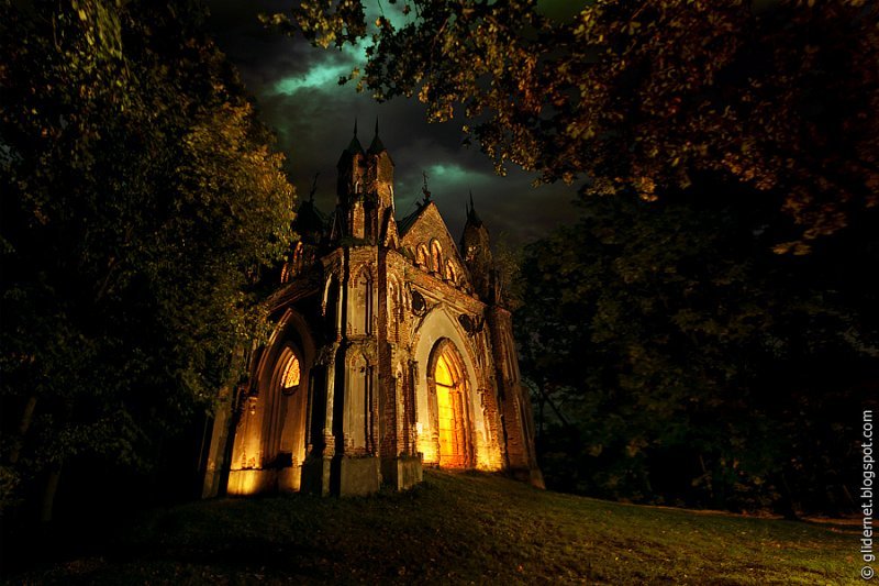 Abandoned shrine