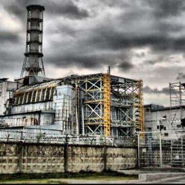 Атомный реактор в Чернобыле после катастрофы