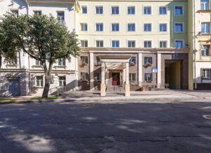 Polonez hotel in insk entrance