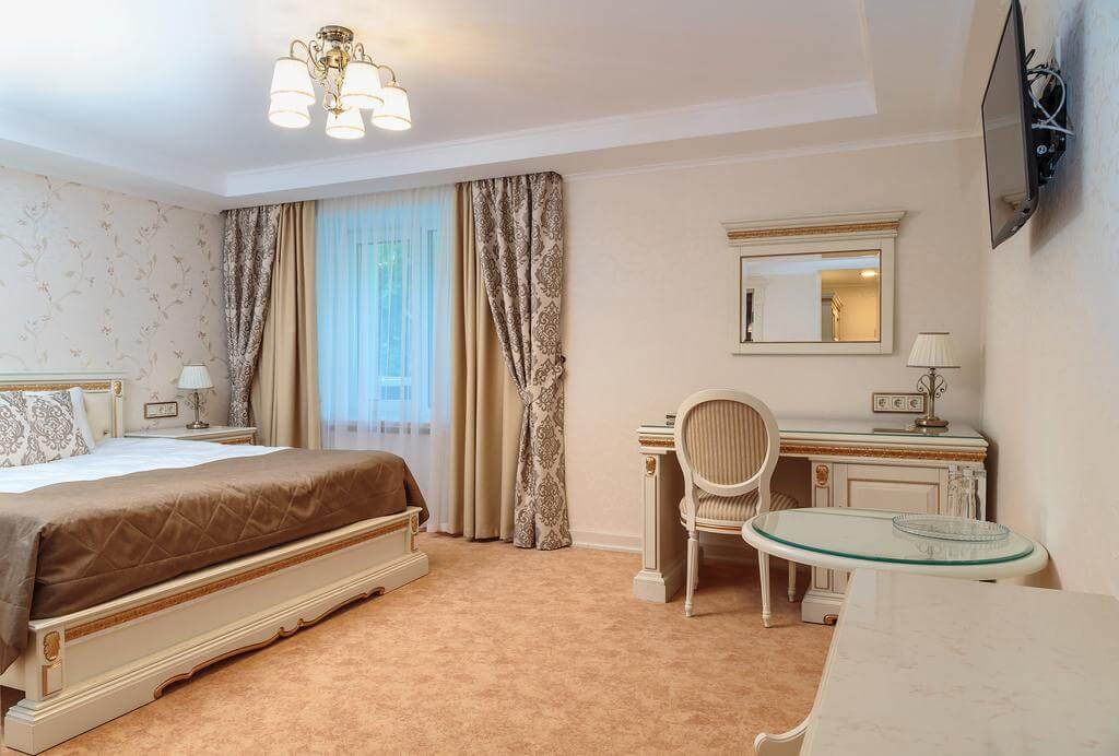 Polonez hotel room, best places to stay in Minsk, Belarus