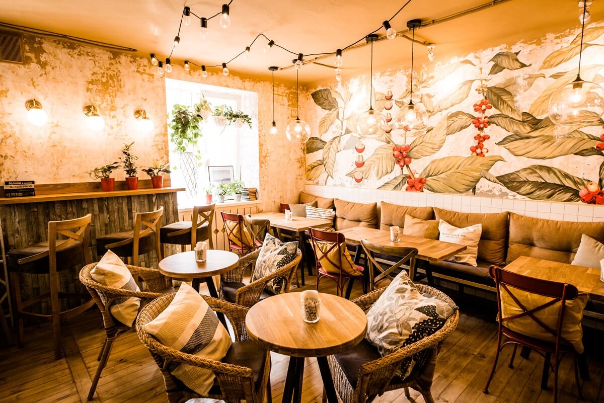 Coffee shop and restaurant Svoi in Minsk